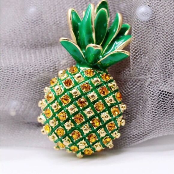 🍍 Betsey Johnson sparkling & stunning pineapple brooch 🍍 - Picture 1 of 4
